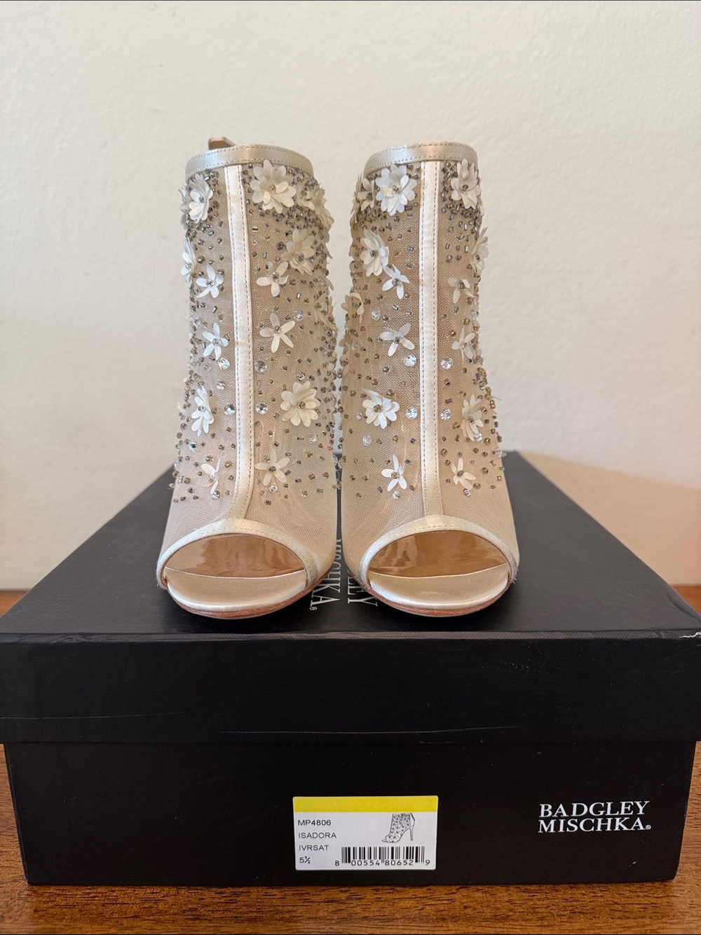 Badgley Mischka Isadora Open-Toe Embellished Booties in Champagne Size 5.5 NIB